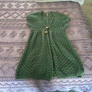 💚Free People💚 Crochet Sweater with wooden buttons. Medium